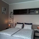 Gory Sowie - Na Parterze Z Parkingiem Apartmán Pieszyce