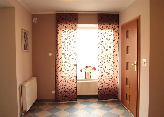 Gory Sowie - Na Parterze Z Parkingiem Pieszyce